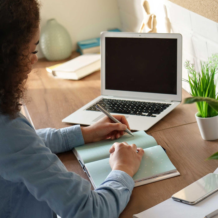 5 Helpful Reasons for Students to Handwrite Notes